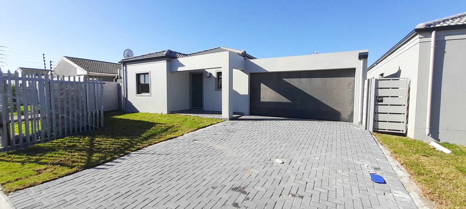3 Bedroom Property for Sale in Stratford Green Western Cape